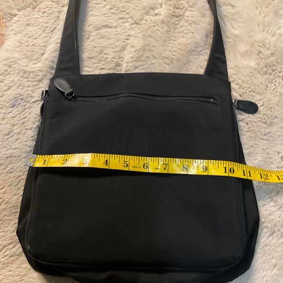 Hobo International Black Crossbody Shoulder Bag Travel Nylon - Picture 2 of 10